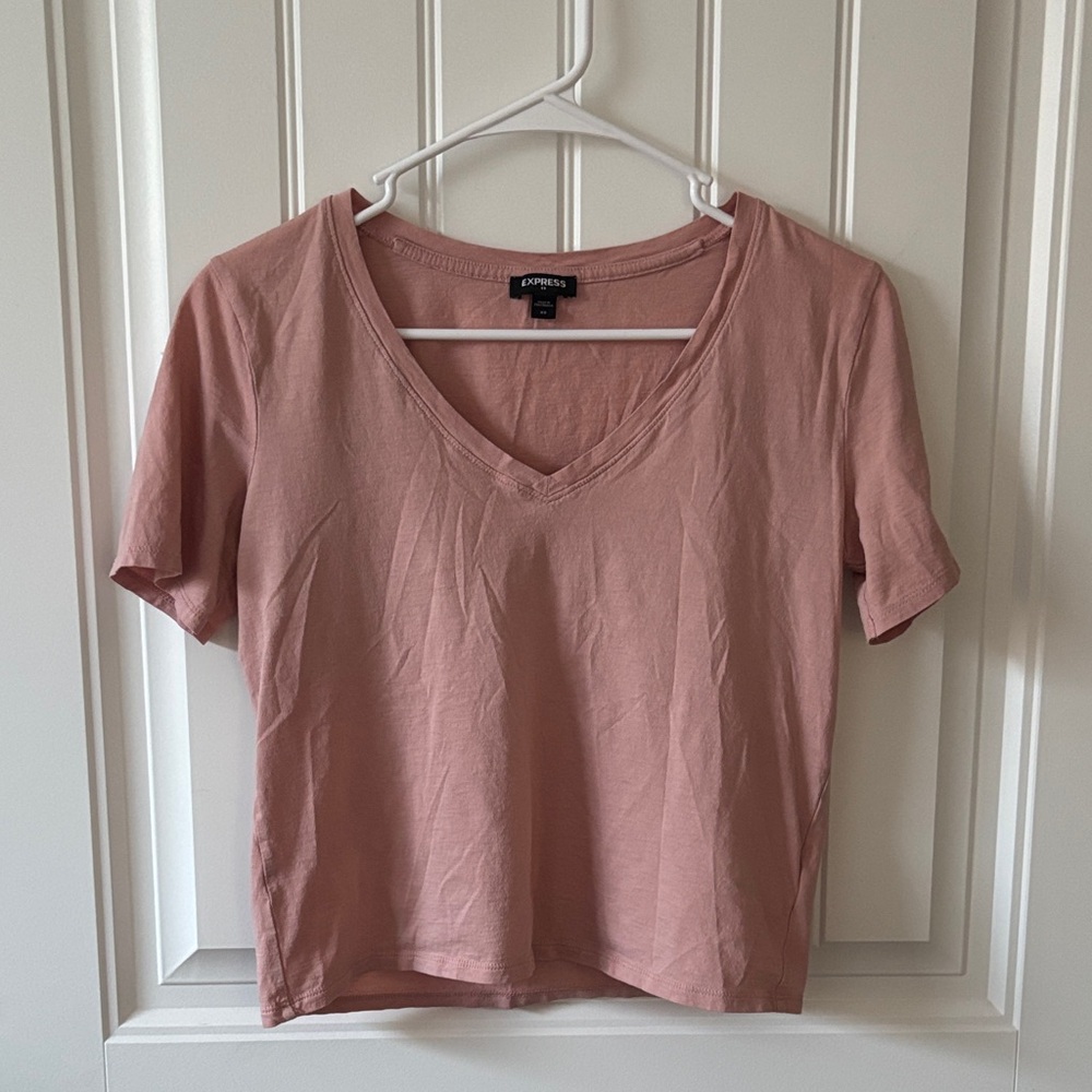 Express Women's Blush V-Neck Tee